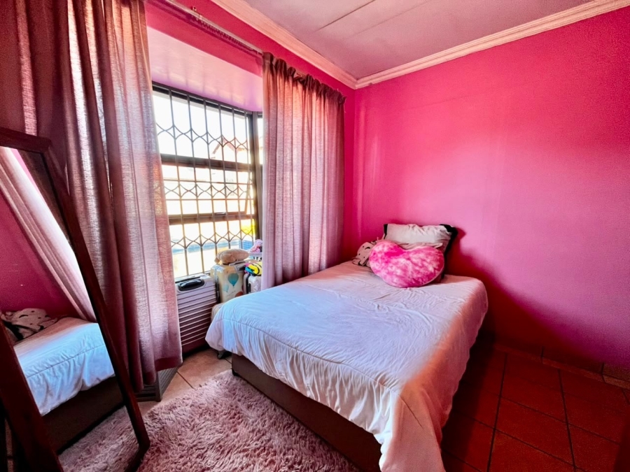 3 Bedroom Property for Sale in Waterval East North West